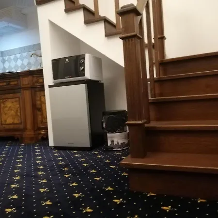 Weiss Little Palace 布拉索夫