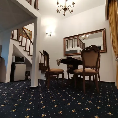 Weiss Little Palace شقة فندقية