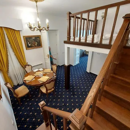 Aparthotel Weiss Little Palace Brasov