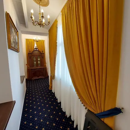 Weiss Little Palace