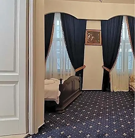 Weiss Little Palace شقة فندقية