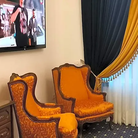 Weiss Little Palace Lejlighedshotel 4*
