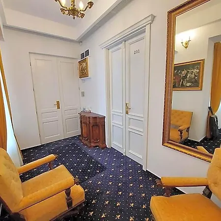 Lejlighedshotel Weiss Little Palace