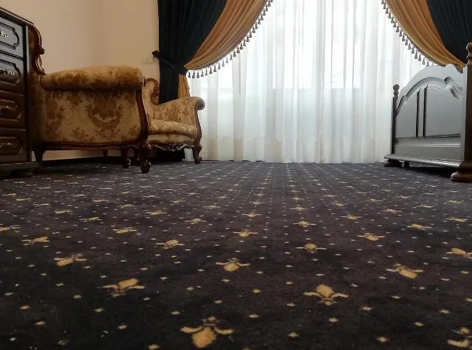 Apart-hotel Weiss Little Palace 4*