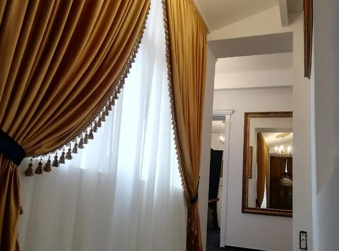 Weiss Little Palace 4*