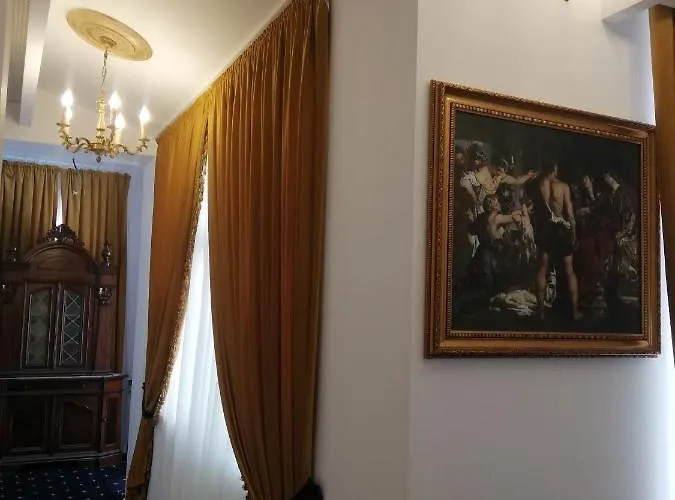 Aparthotel Weiss Little Palace 4*