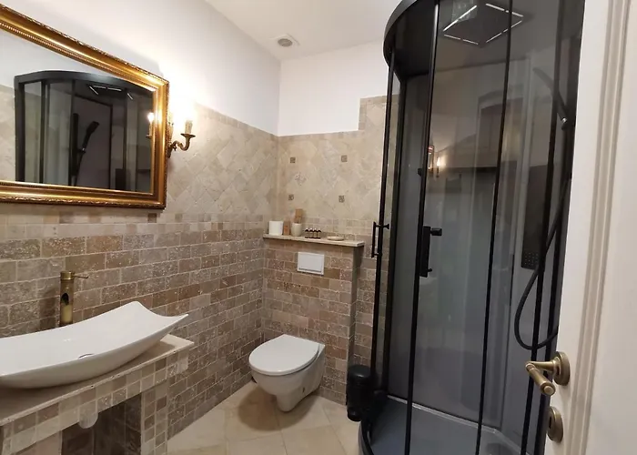 Weiss Little Palace Aparthotel